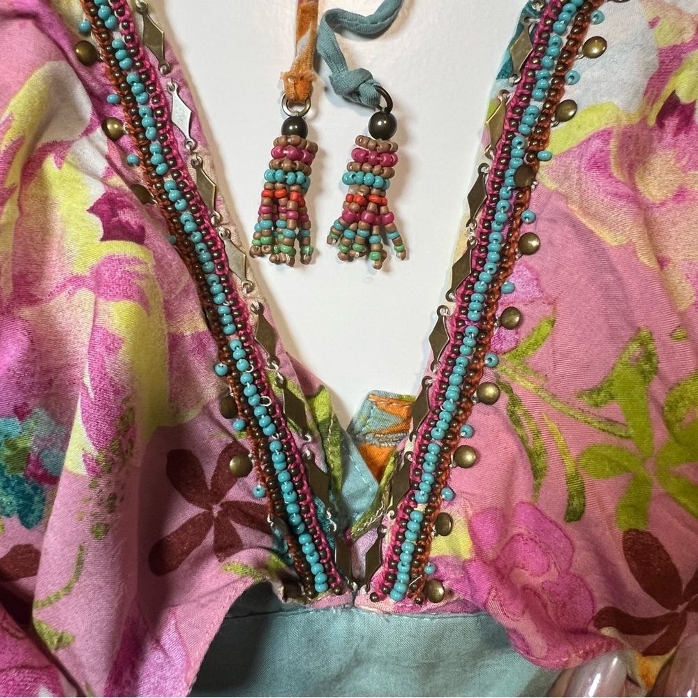 [FARM Rio] Beaded Floral Halter Top - Picture 2 of 11